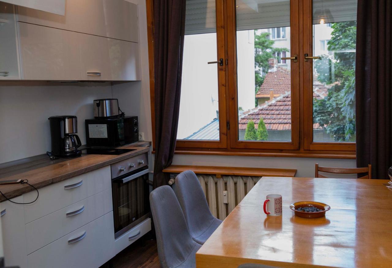 Central Sofia 3-Bedroom Apartment - Urban Art Gallery - Free Parking! المظهر الخارجي الصورة
