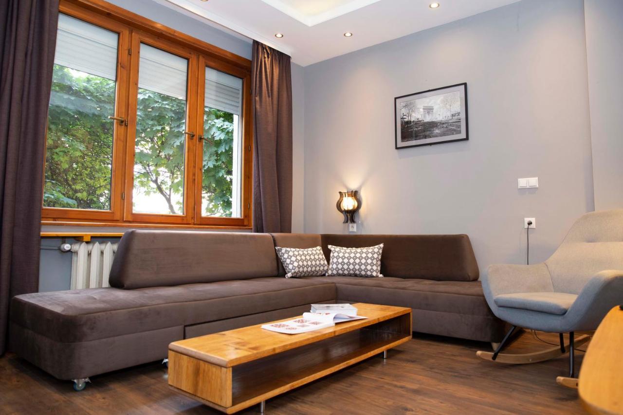 Central Sofia 3-Bedroom Apartment - Urban Art Gallery - Free Parking! المظهر الخارجي الصورة