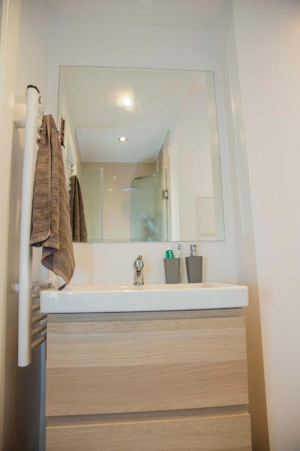 Central Sofia 3-Bedroom Apartment - Urban Art Gallery - Free Parking! المظهر الخارجي الصورة