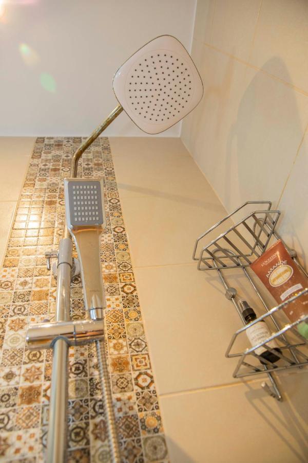 Central Sofia 3-Bedroom Apartment - Urban Art Gallery - Free Parking! المظهر الخارجي الصورة