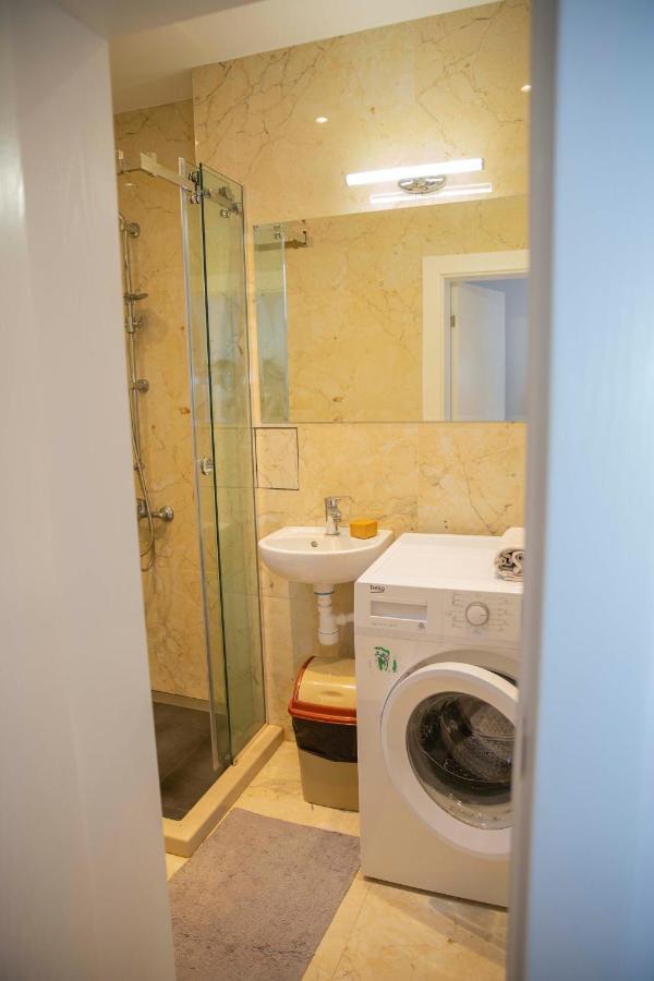 Central Sofia 3-Bedroom Apartment - Urban Art Gallery - Free Parking! المظهر الخارجي الصورة