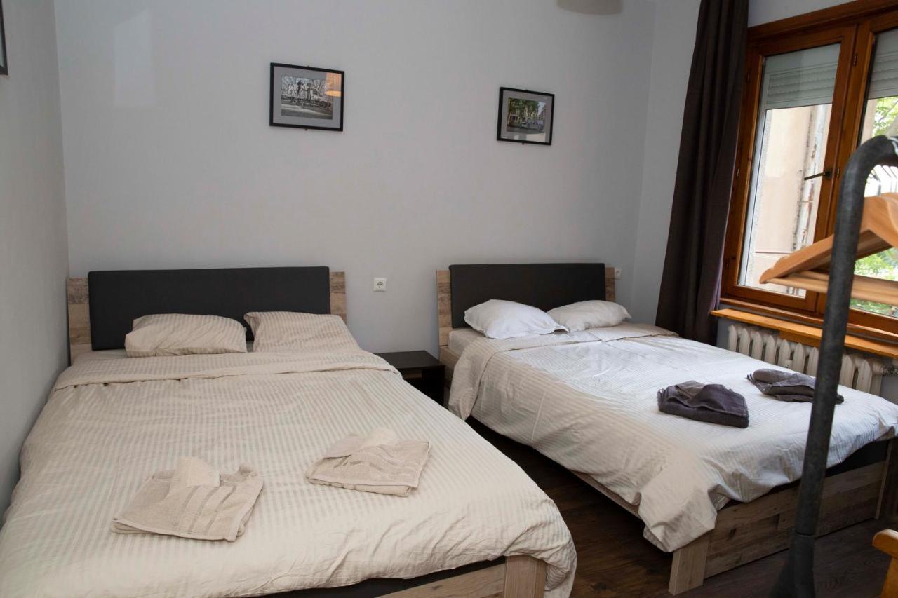 Central Sofia 3-Bedroom Apartment - Urban Art Gallery - Free Parking! المظهر الخارجي الصورة