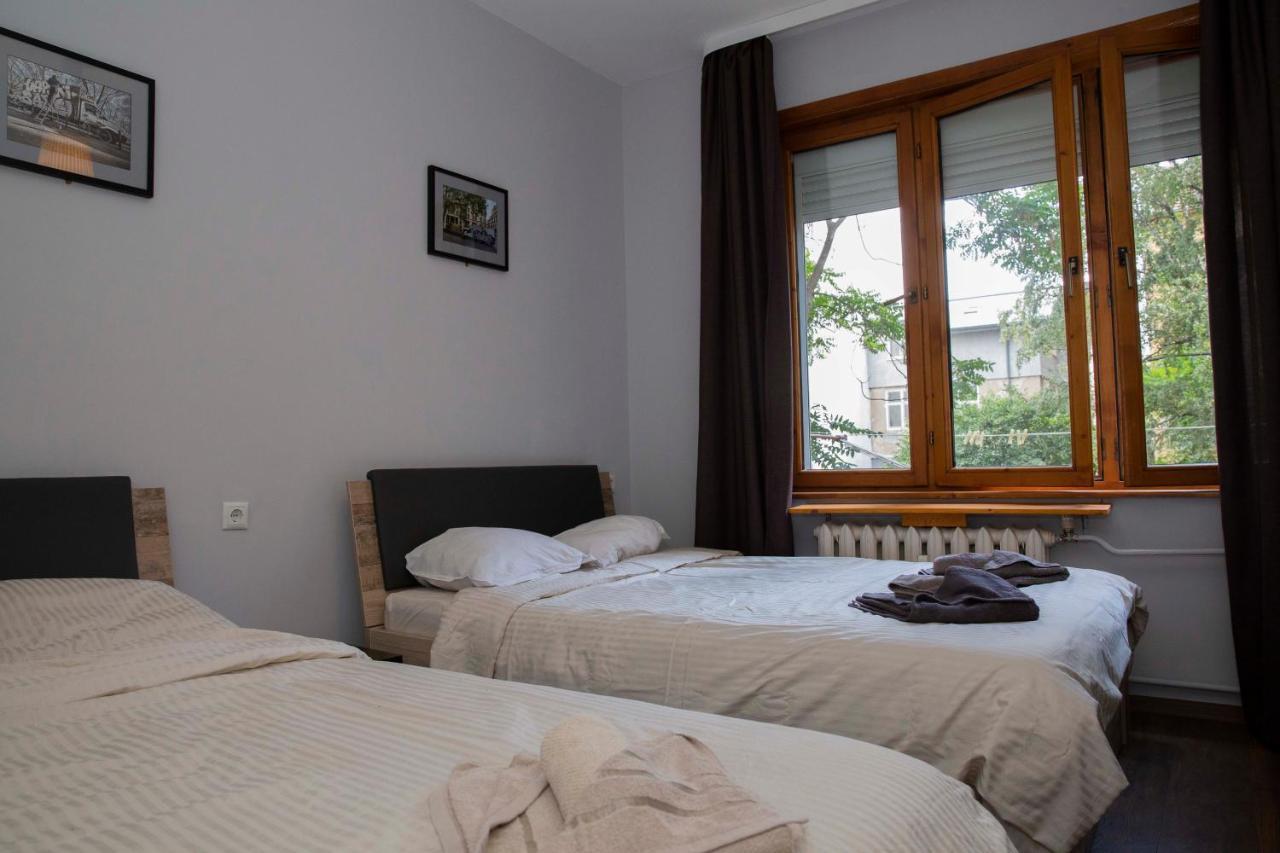 Central Sofia 3-Bedroom Apartment - Urban Art Gallery - Free Parking! المظهر الخارجي الصورة