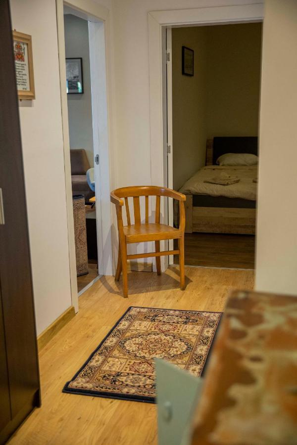 Central Sofia 3-Bedroom Apartment - Urban Art Gallery - Free Parking! المظهر الخارجي الصورة
